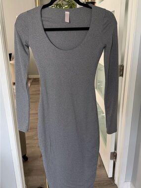 Grey Scoop Neck Long Sleeve Bodycon Dress